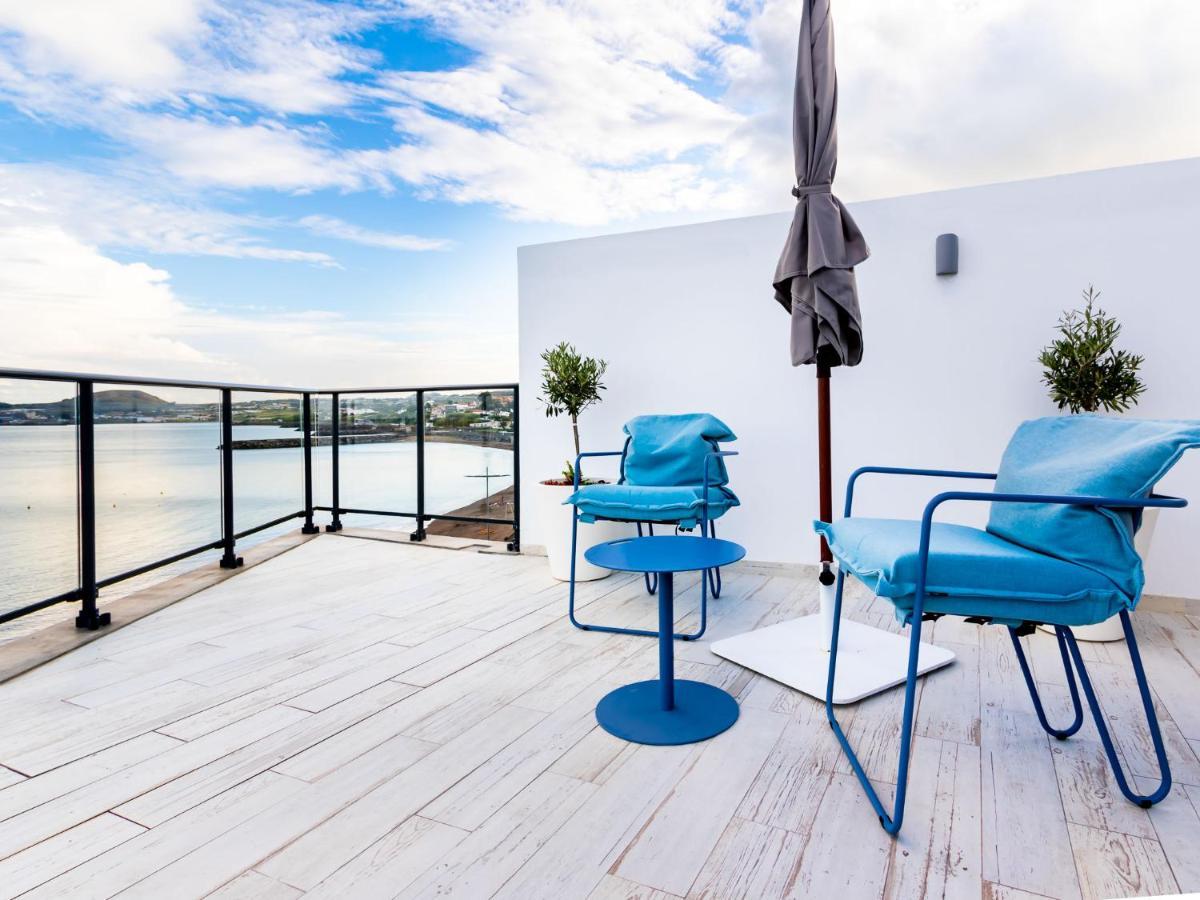 Facing Bay Hostel Praia da Vitoria ภายนอก รูปภาพ