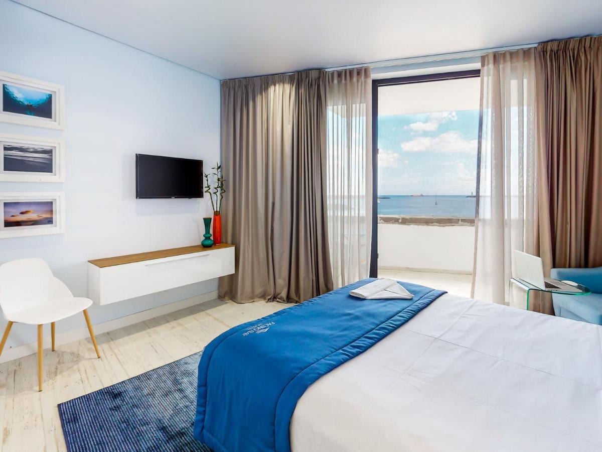 Facing Bay Hostel Praia da Vitoria ภายนอก รูปภาพ