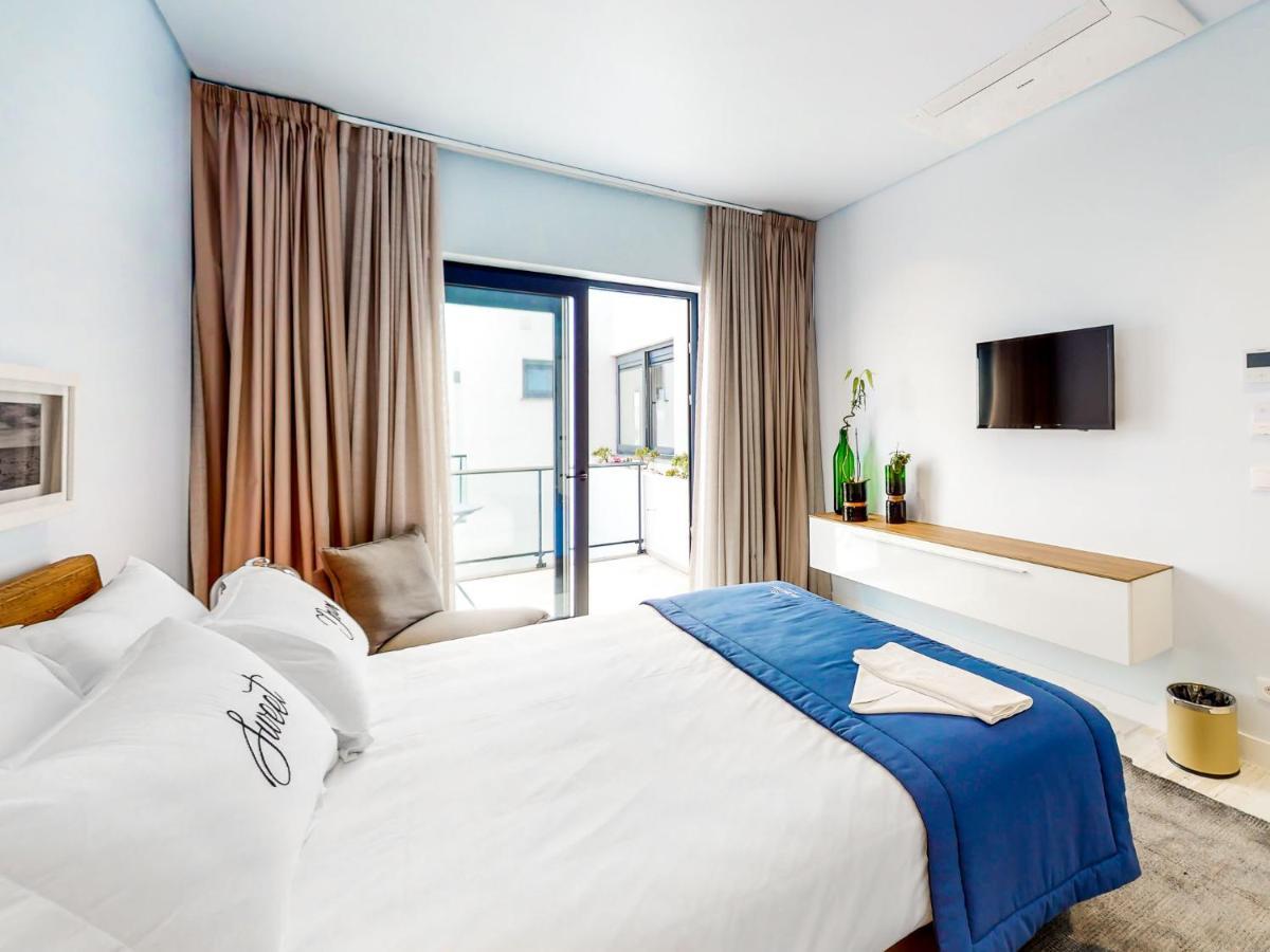Facing Bay Hostel Praia da Vitoria ภายนอก รูปภาพ