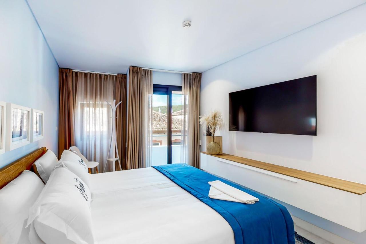 Facing Bay Hostel Praia da Vitoria ภายนอก รูปภาพ