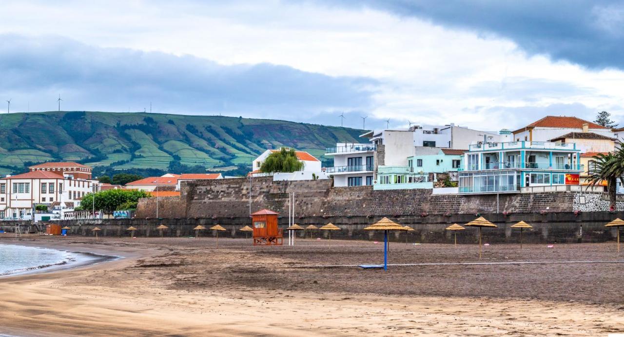 Facing Bay Hostel Praia da Vitoria ภายนอก รูปภาพ